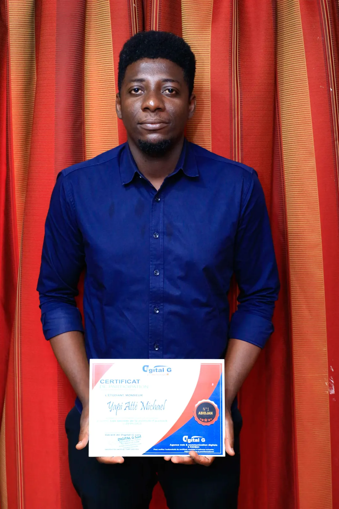 Apprenant recevant son certificat